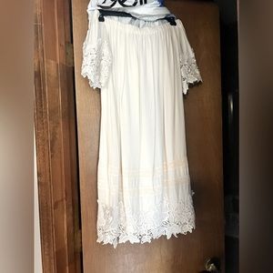 Woman’s dress size small